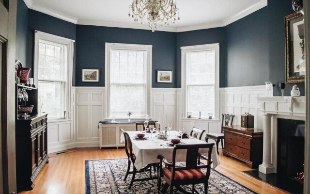 1912 Bed and Breakfast