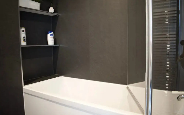 Stylish 1 Bedroom Edinburgh Home