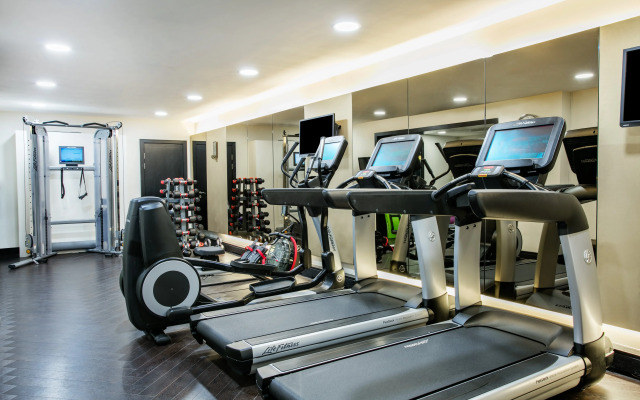 Crowne Plaza London - Battersea
