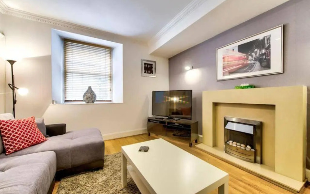 Ultra Modern, West End Village, Refurbished 1 bed