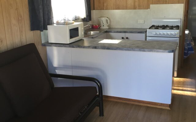 Hillcrest Tourist Park Cabin