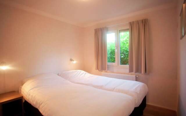 Well-kept chalet with dishwasher, close to Park De Veluwe