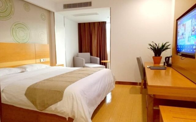GreenTree Inn Fuyang Technician College