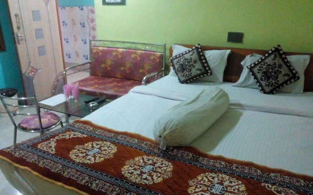 Sheelas Guest House & Restaurant