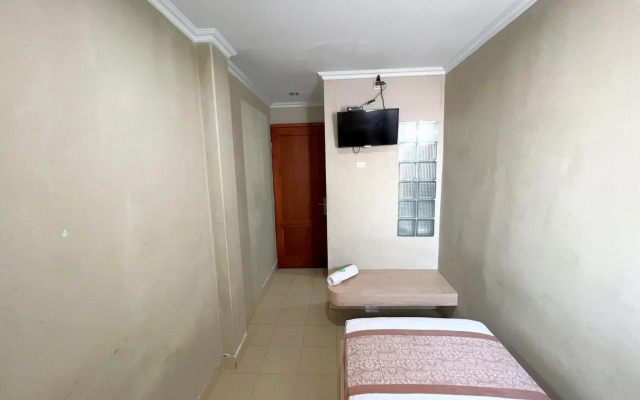 OYO 3819 Hotel Winotosastro