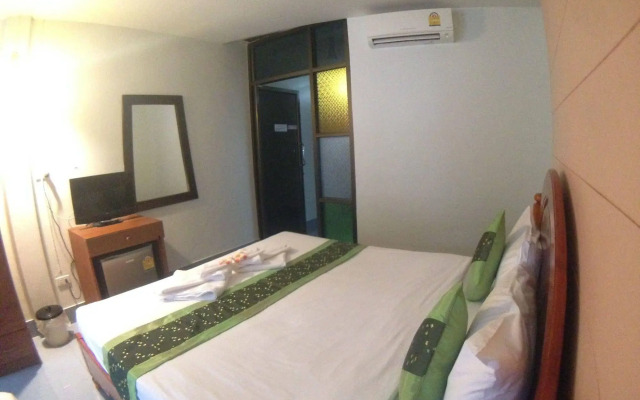 Srichada Hotel Khaolak