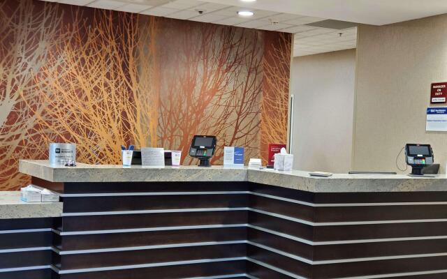 Best Western Plus Lakeview Hotel