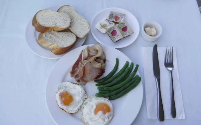 Luganvilla Business Hotel and Restaurant