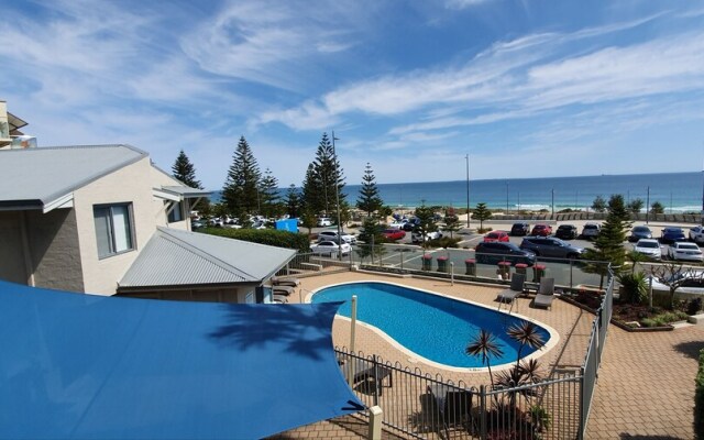 Scarborough Beach Front Resort Shell 13