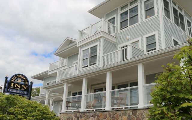 The Sea Breeze Inn