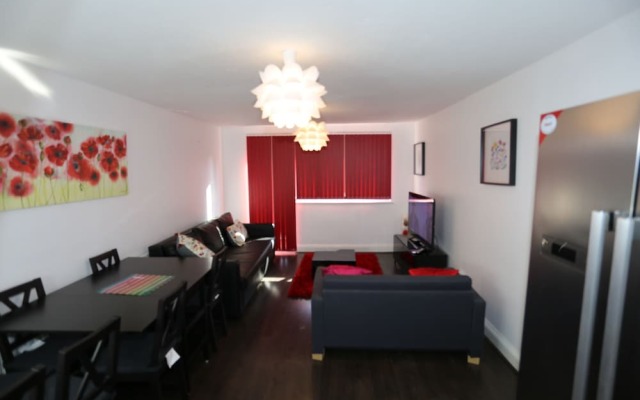 Beautiful 3 Beds House - Thamesmead