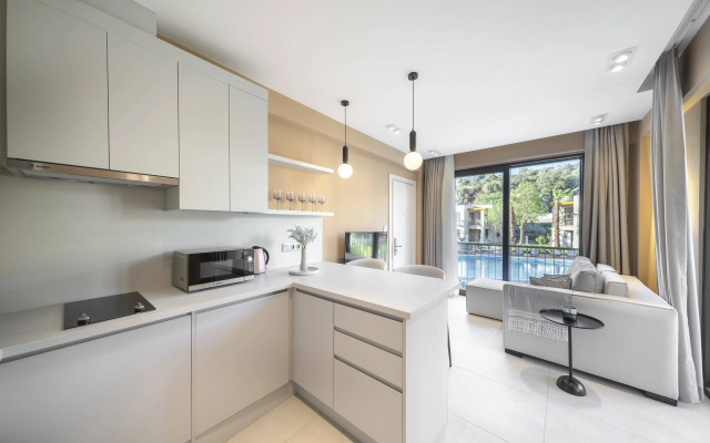 Helis Suites