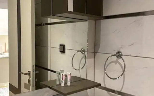 Brand-new Luxurious Studio Near Mall of Istanbul