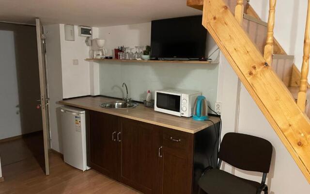 Studio Piata Amzei NR.1 (8 A)
