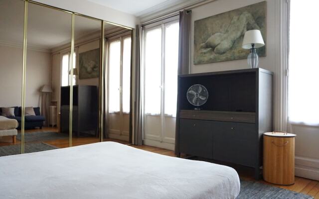 Etoile - 2 pièces - 104 m² - Paris 8