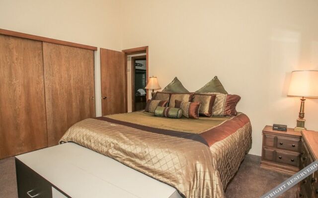 Summit X-ross Roads Condo