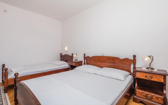 Stunning Home in Barbat With Wifi and 3 Bedrooms