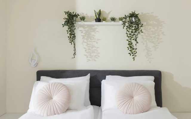 The Pearl of Nachlaot Apartments