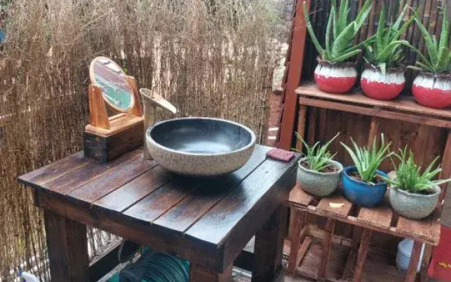 Pony Inn Coral Courtyard (Beihai Weizhou Island)
