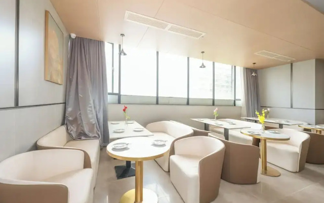 ECHIC Mercure (Guangzhou Baoneng Performing Arts Center Luogang Wanda Plaza)