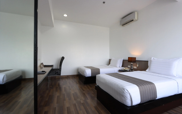 Paseo Premiere Hotel