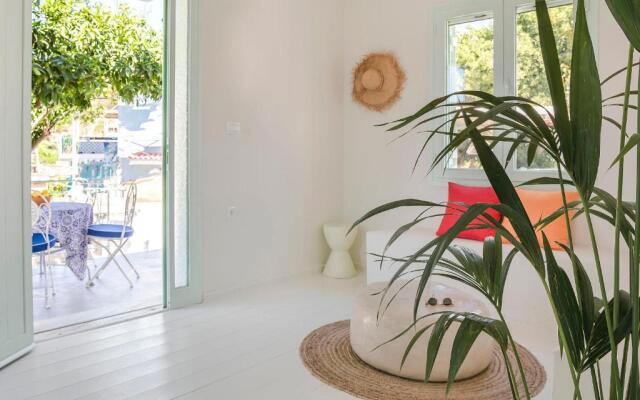 Bohemian Nest - Cheerful 2-Bedroom Villa with pool