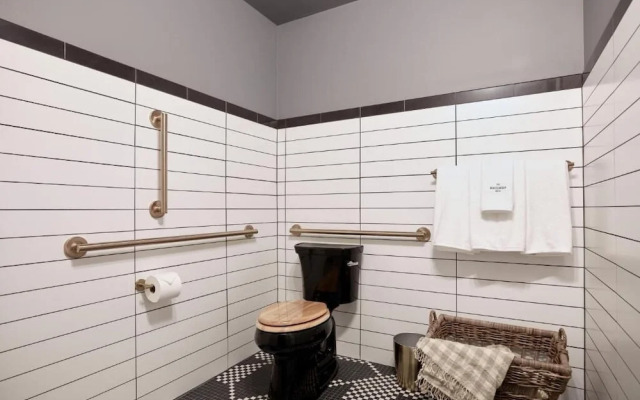 The Chicago Hotel Collection - Wrigleyville