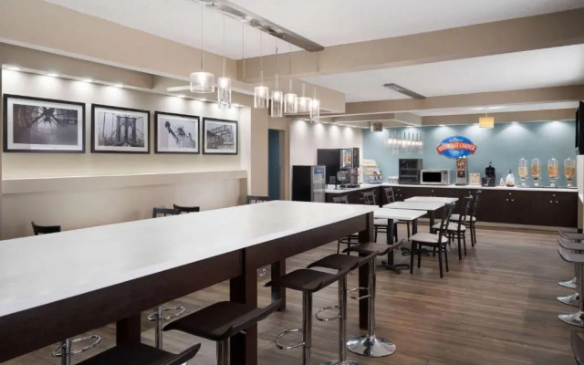 Days Inn & Suites by Wyndham Boardman