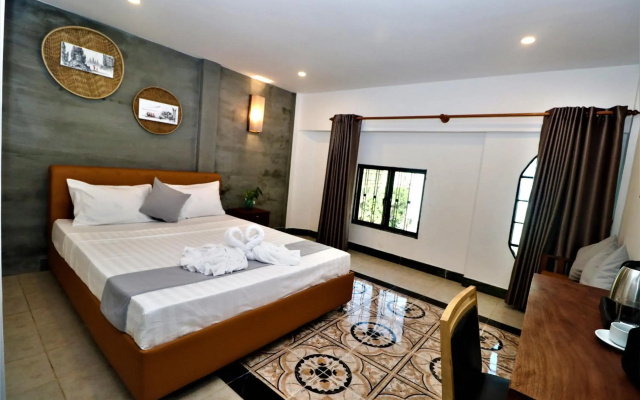 Grand Elevation Hotel