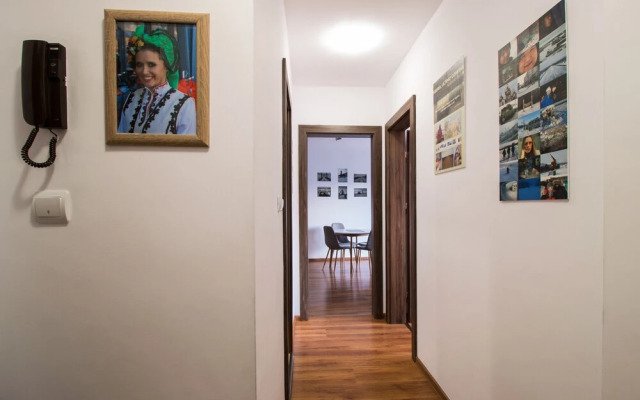 FM Luxury 1-BDR Apartment - Art and Brights