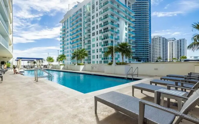 Miami Brickell unit Balcony Pool 1 pkg