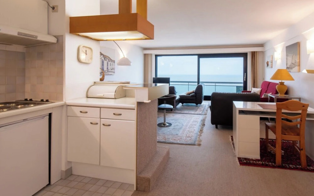 Apartment in Middelkerke With Sea View