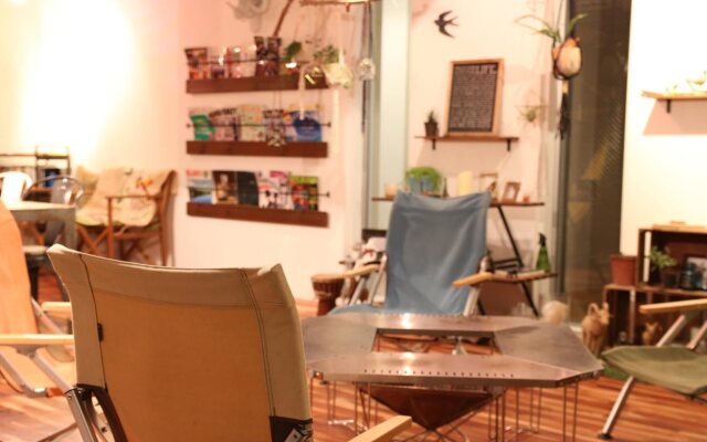 365BASE outdoor hostel