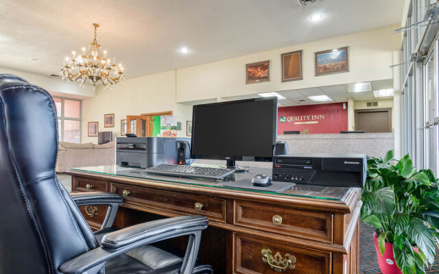 Colby Inn and Suites