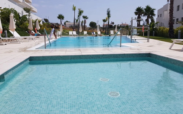 Contemporary two Bed, two Bath Apartment