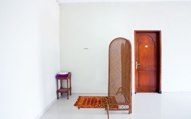 Safara Guesthouse Syariah by Oyo Rooms – Guest Rooms – Semarang