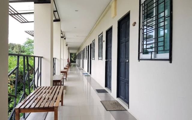 Rayonghouse Resort
