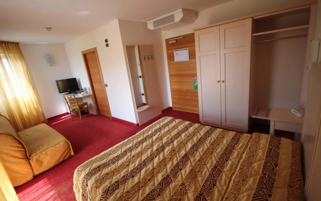 Nature Bio Hotel Elite