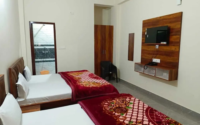 Shri Girraj Residency