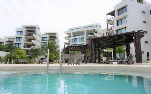 Playa, Selva, Cenotes, Ruinas, Marina todo a 5 km