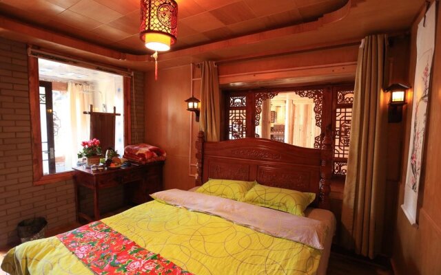 Lijiang Shiwai Taoyuan Inn