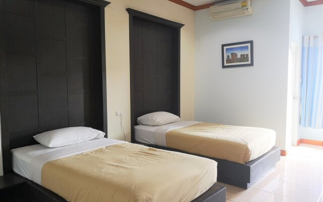 Dee Prom Hotel