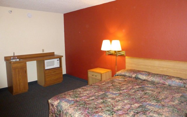 Super 8 Roseville Mpls St Paul Area