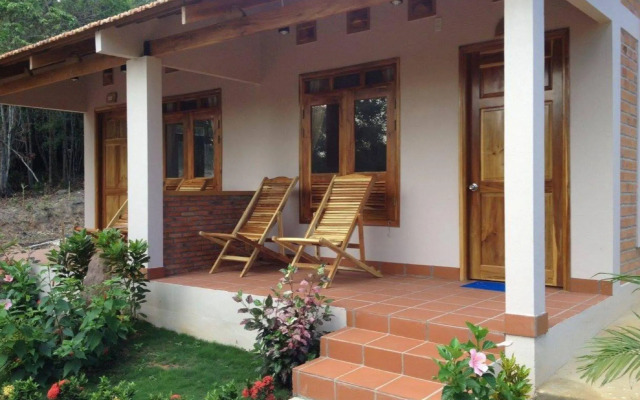 Thuyhouse Resort