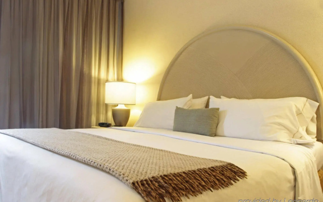 Holiday Inn Express Monterrey Galerias by IHG