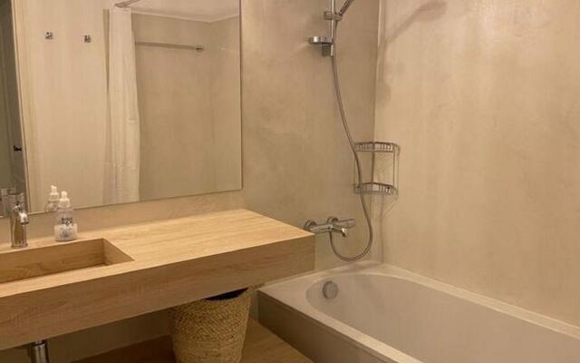 Charming Holiday Home In Plage De Gigaro With Pool
