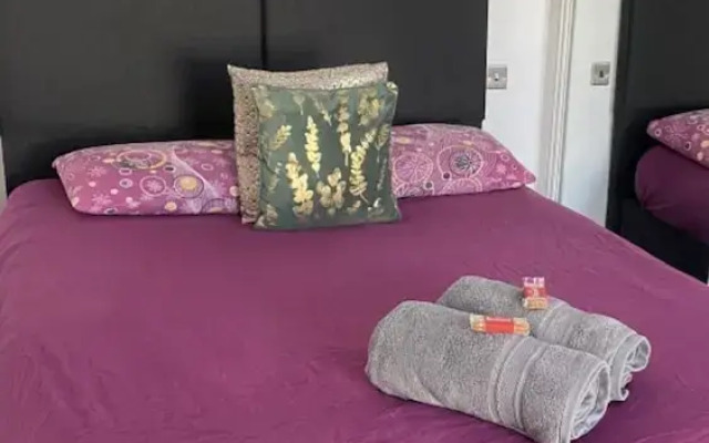 Tranquil Darlington Home , 3br+pet Friendly