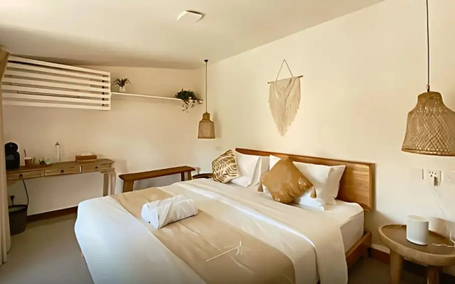 White Penny Hostel