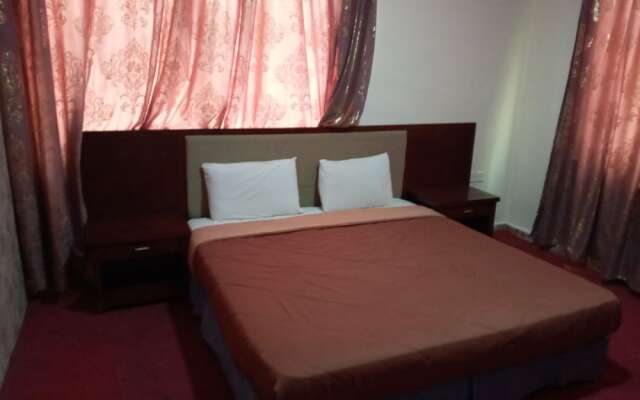 Seleen Hotel Suites