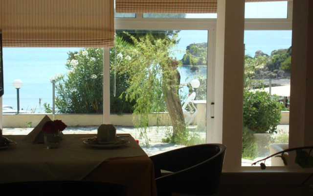Glyfada Beach Hotel
